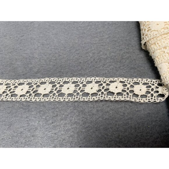 Vintage White Lace Trim 5/8" wide 26 Yards By The American Fabrics Company - Picture 2 of 7